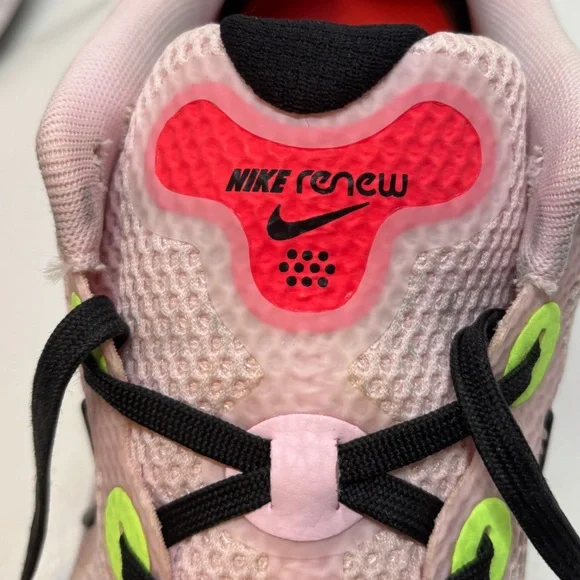 Nike Renew Run in the 'Pink Foam' women’s size 10 - Picture 10 of 11